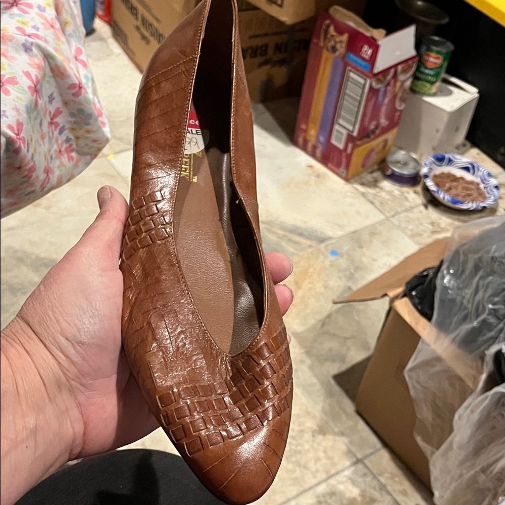 Sz 11m Brown Leather Women's Flats